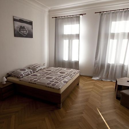 Carpe Diem Prague Apartment Bagian luar foto