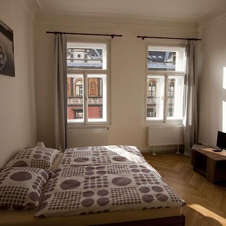 Carpe Diem Prague Apartment Bagian luar foto