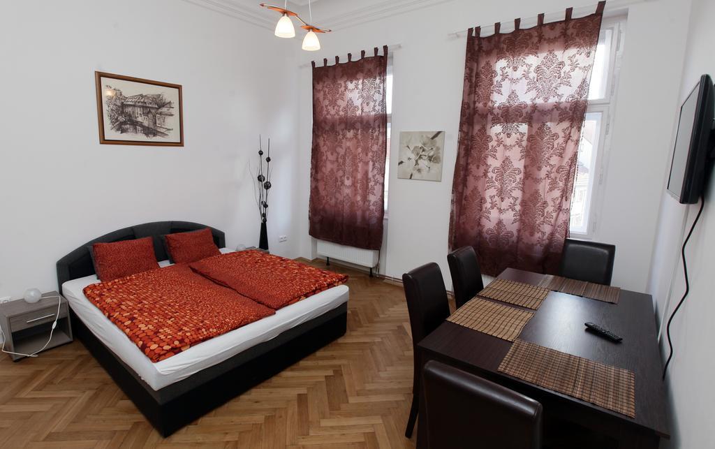 Carpe Diem Prague Apartment Bagian luar foto