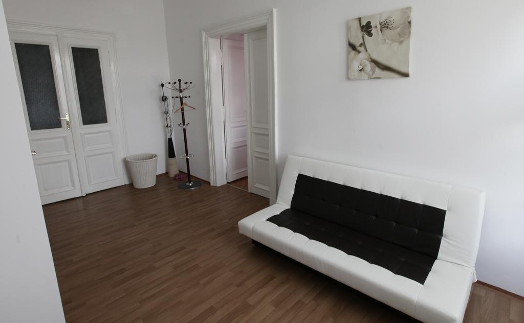 Carpe Diem Prague Apartment Bagian luar foto