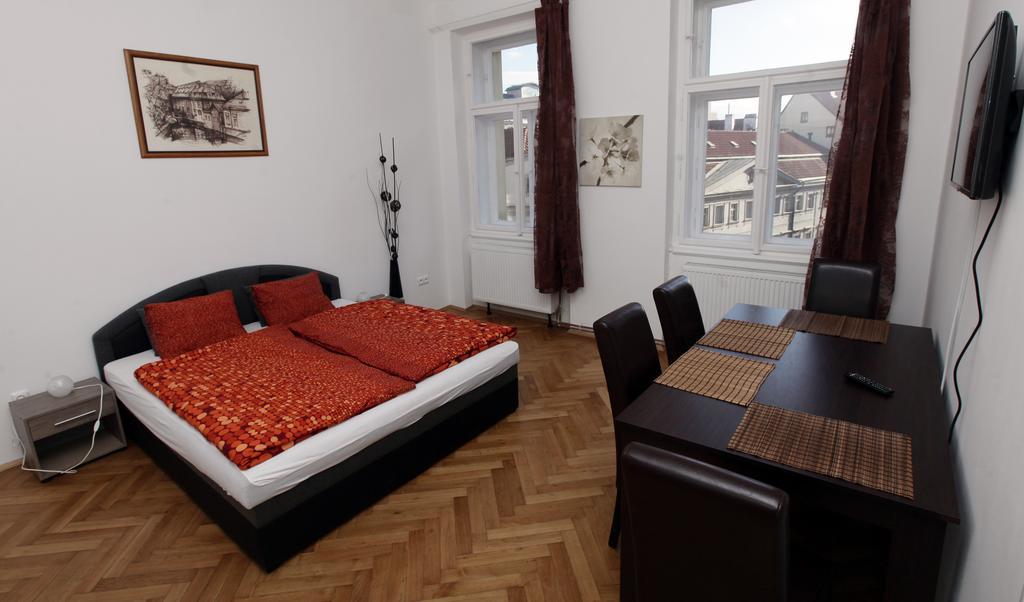 Carpe Diem Prague Apartment Bagian luar foto