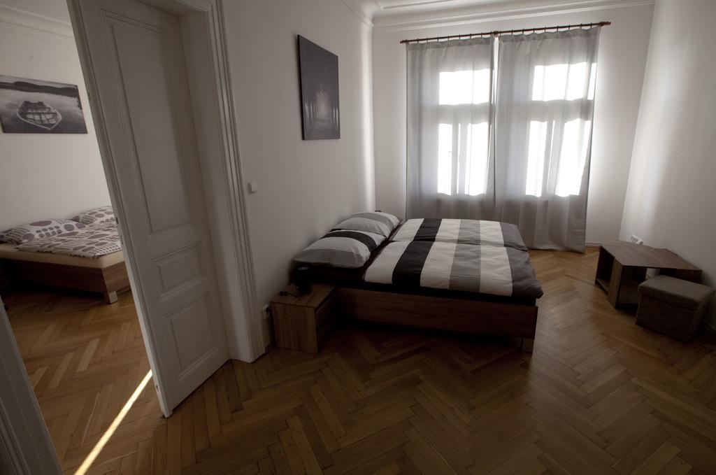 Carpe Diem Prague Apartment Bagian luar foto