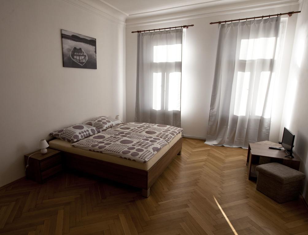 Carpe Diem Prague Apartment Bagian luar foto