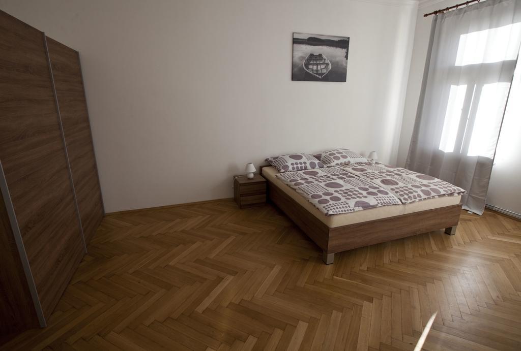 Carpe Diem Prague Apartment Bagian luar foto